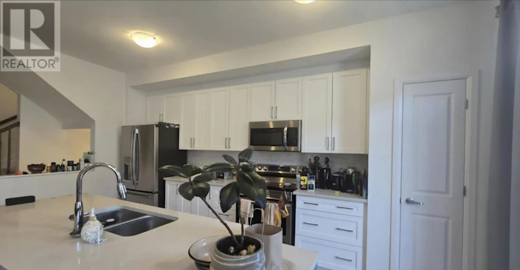 836 Dynasty Street W, Ottawa, ON, K4A 4T7 - 6