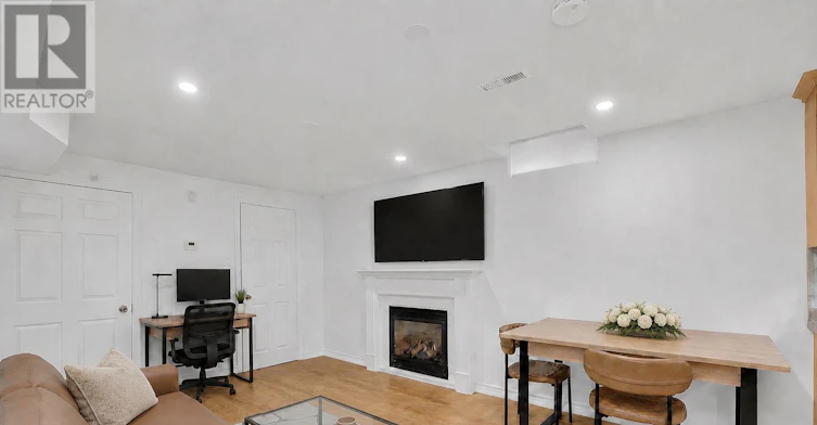 BSMT-40 Venetian Crescent, Vaughan, ON, L4L 5E5 - 2
