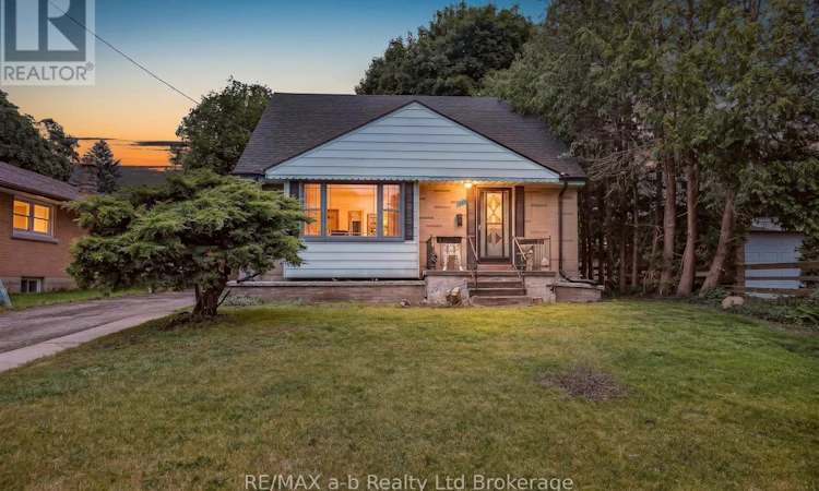 443 Rivercrest Drive