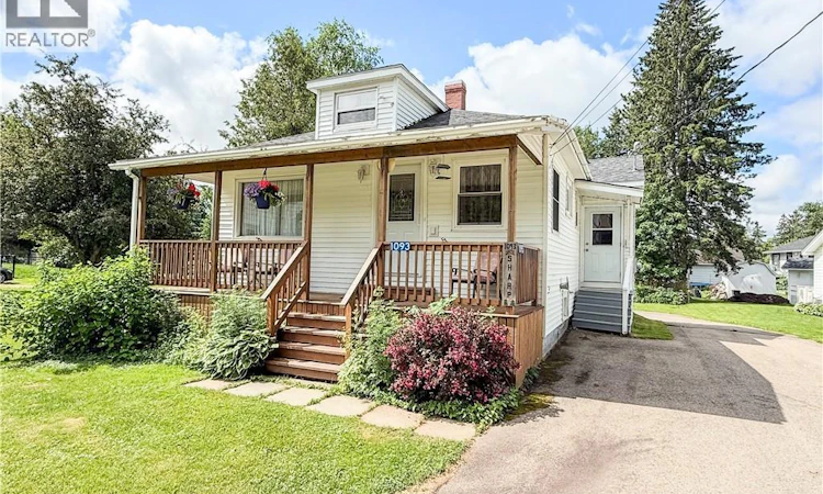 1093 Main Street