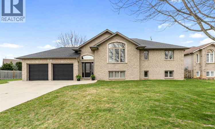 7 Beniuk Court