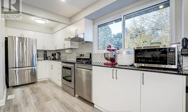23-2020 Pharmacy Avenue