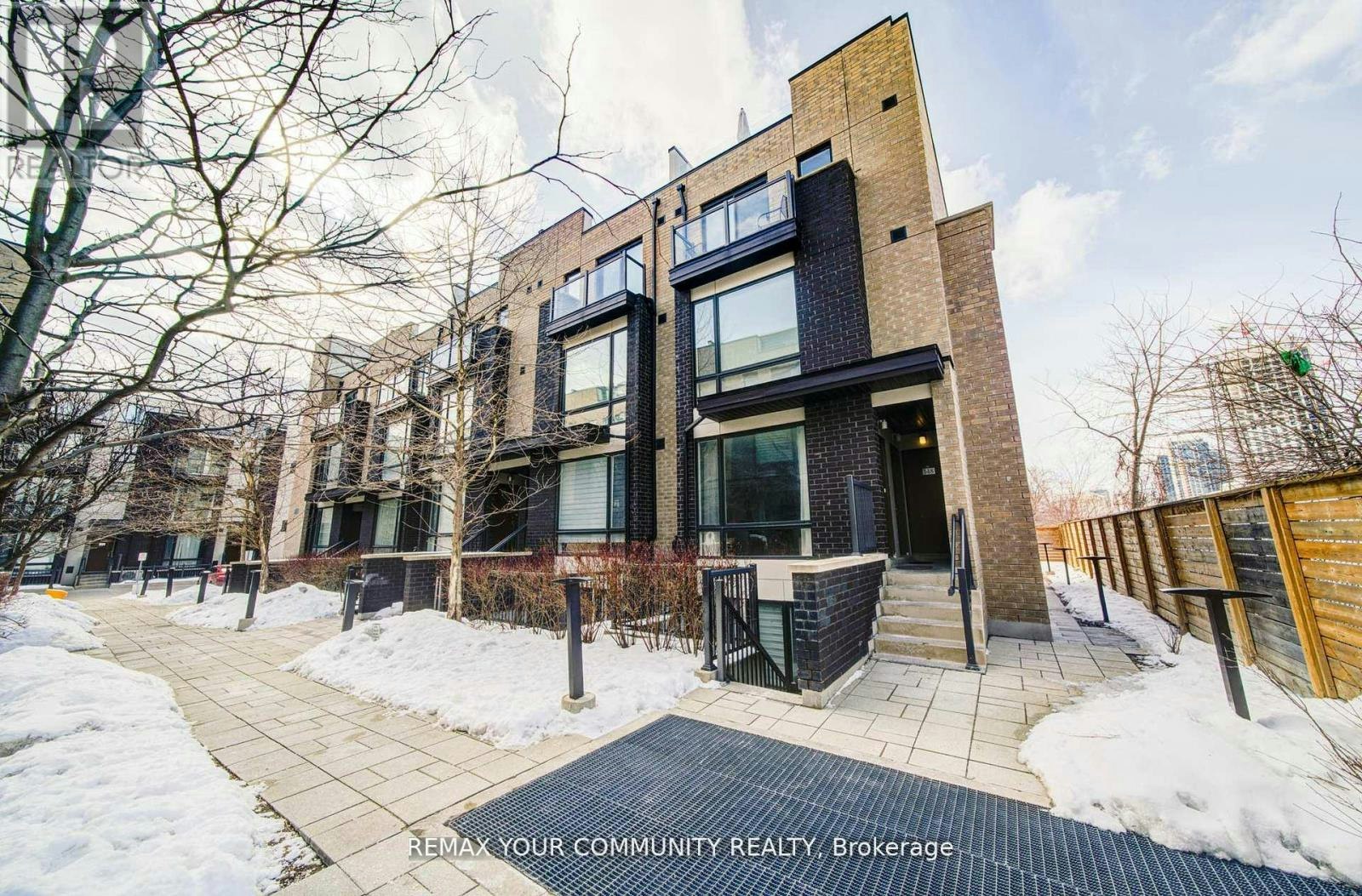 146-34 Fieldway Road, Toronto, ON, M8Z 0E3
