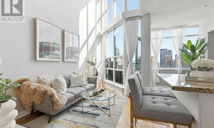 903-220 Burnhamthorpe Road W