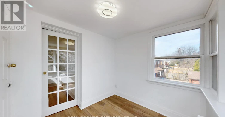 UPPER-451 Donlands Avenue, Toronto, ON, M4J 3S4 - 7