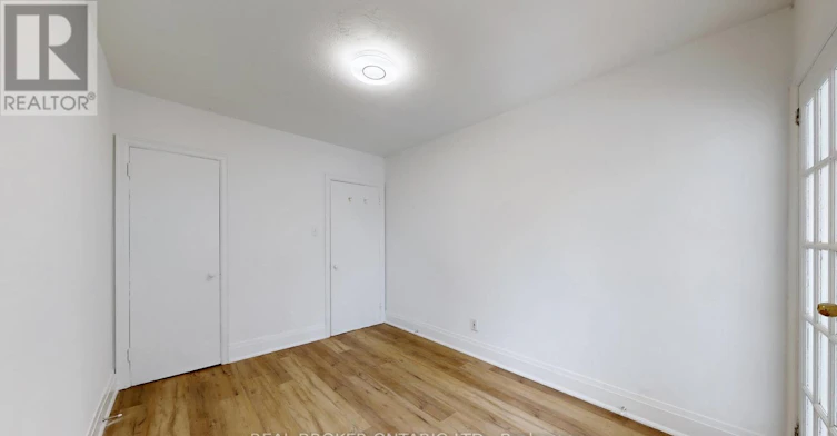 UPPER-451 Donlands Avenue, Toronto, ON, M4J 3S4 - 10