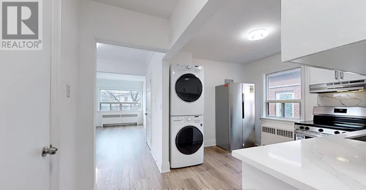 UPPER-451 Donlands Avenue, Toronto, ON, M4J 3S4 - 3