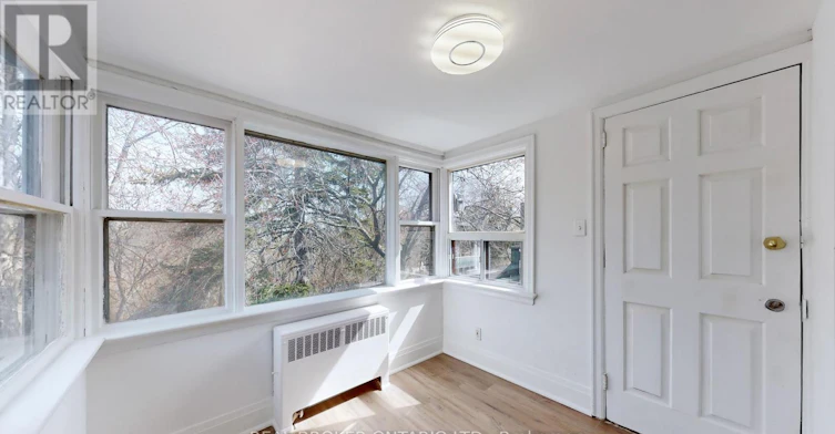 UPPER-451 Donlands Avenue, Toronto, ON, M4J 3S4 - 6