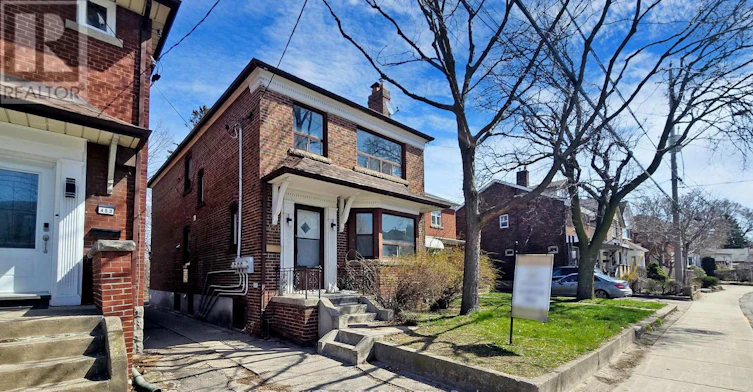 UPPER-451 Donlands Avenue, Toronto, ON, M4J 3S4 - 2