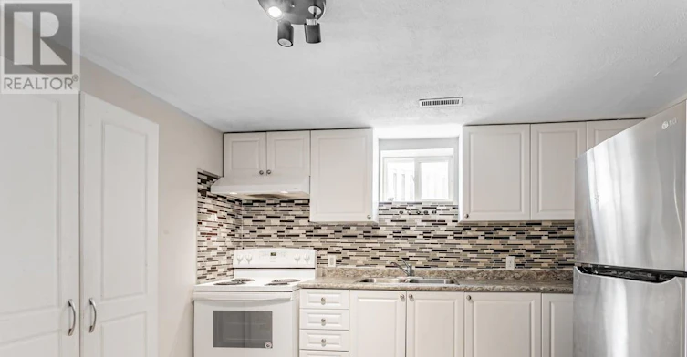 22 Bamford Crescent, Toronto, ON, M3N 1T8 - 9