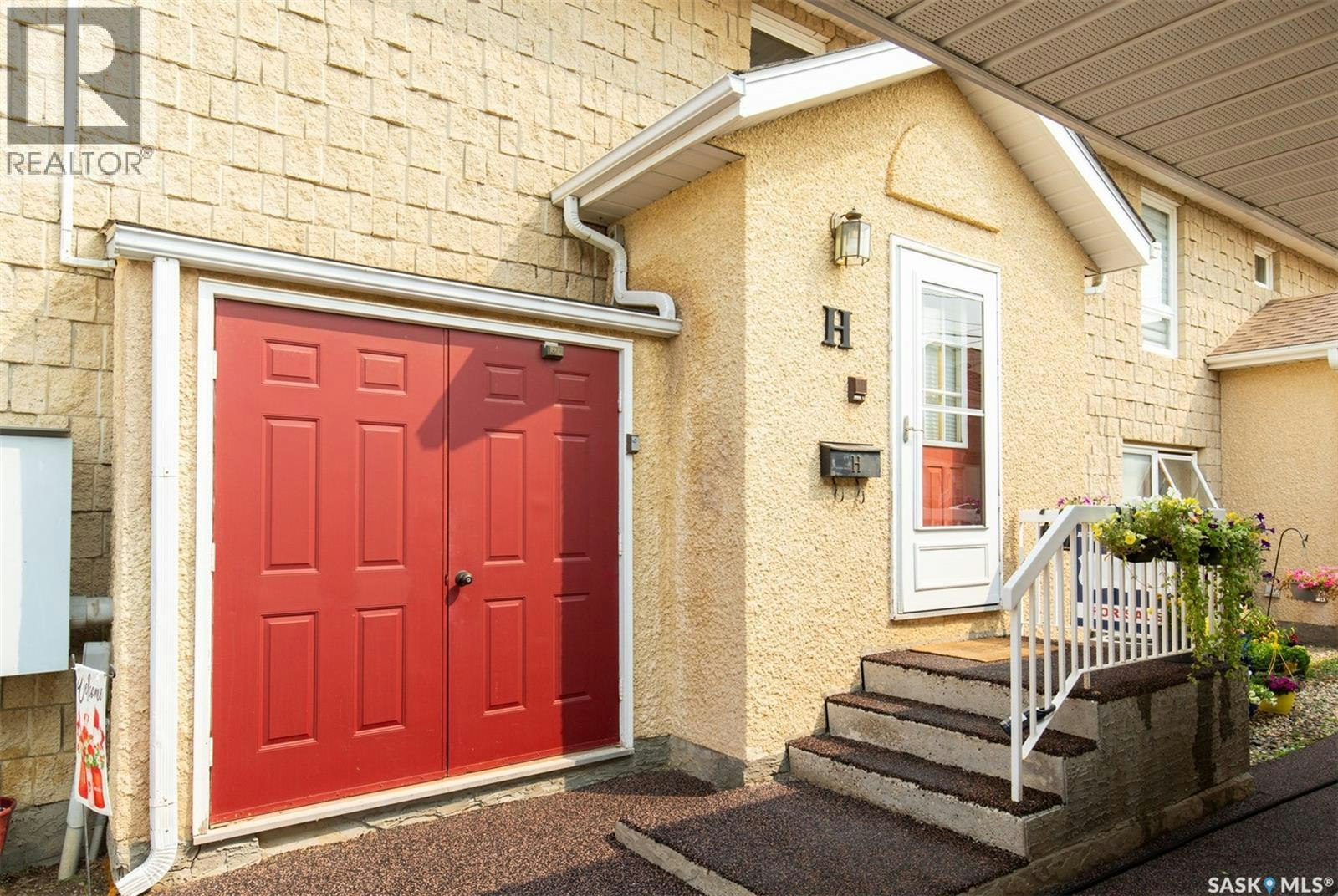 H-279 Hochelaga Street E, Moose Jaw, SK, S6H 0N9