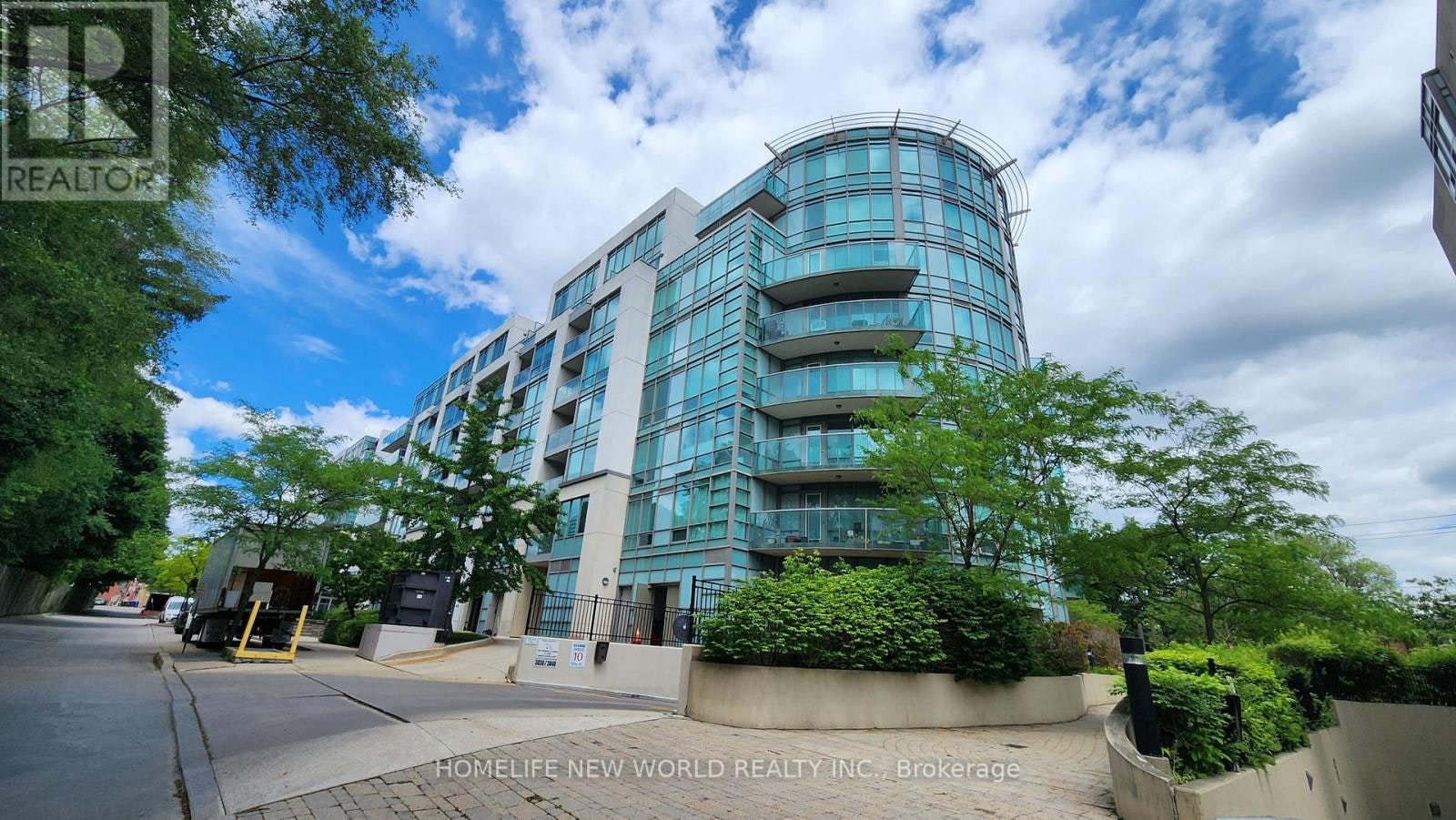 404-3830 Bathurst Street, Toronto, ON, M3H 6C5