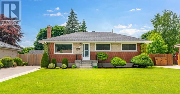 LOWER-216 Irving Place, London, ON, N5V 2H9