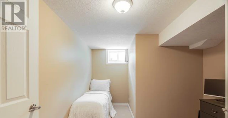 LOWER-216 Irving Place, London, ON, N5V 2H9 - 9