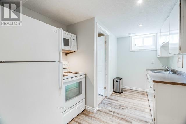 LOWER-216 Irving Place, London, ON, N5V 2H9 - 10