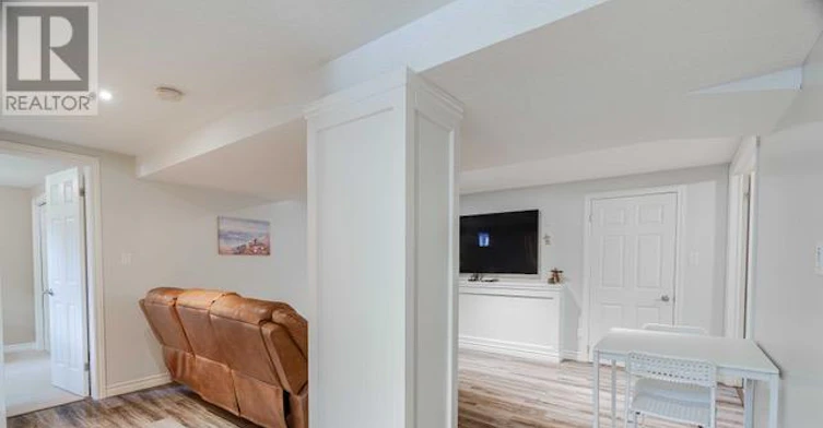LOWER-216 Irving Place, London, ON, N5V 2H9 - 6