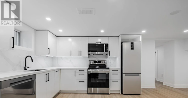 562 Deloraine Avenue, Toronto, ON, M5M 2C4 - 8