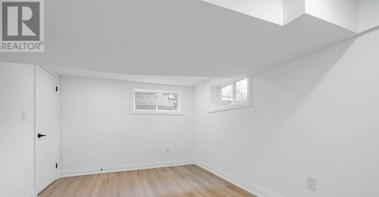 562 Deloraine Avenue, Toronto, ON, M5M 2C4 - 15