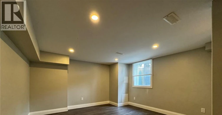 Lower-54 Cambridge Avenue, Kitchener, ON, N2B 1N4 - 8