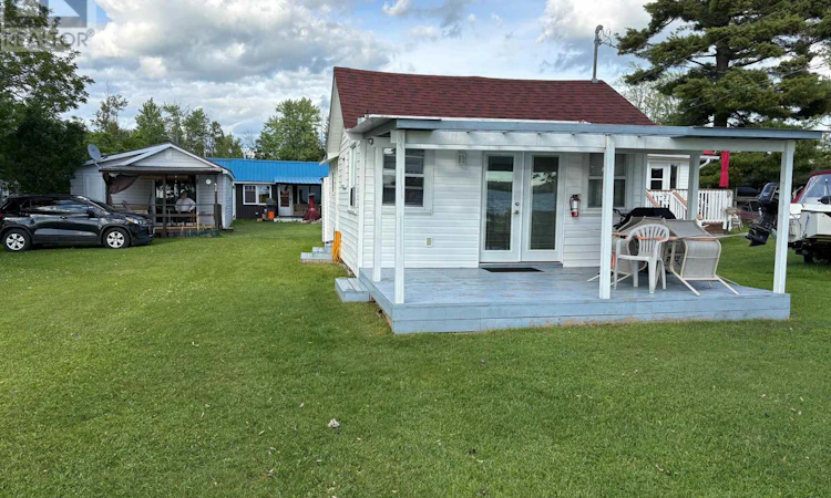15-22 Lake Road