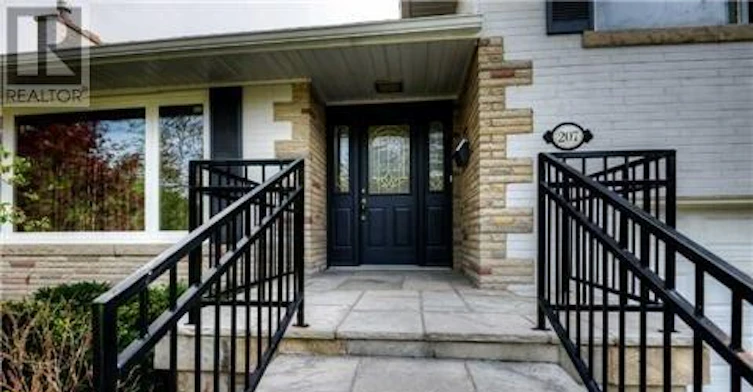 207 Pinehurst Drive, Oakville, ON, L6J 4X2 - 4