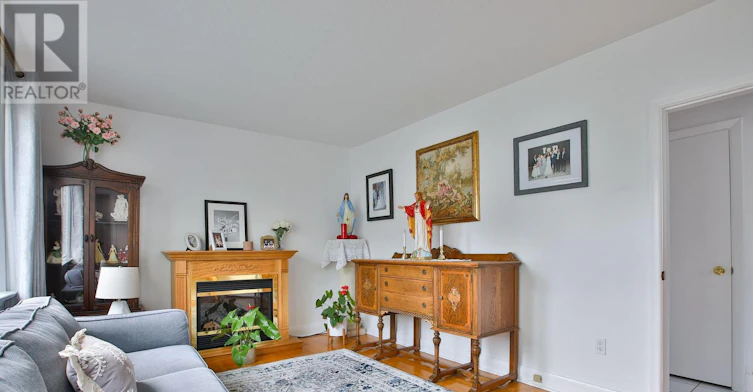 12 Newton Drive, Toronto, ON, M2M 2M7 - 2