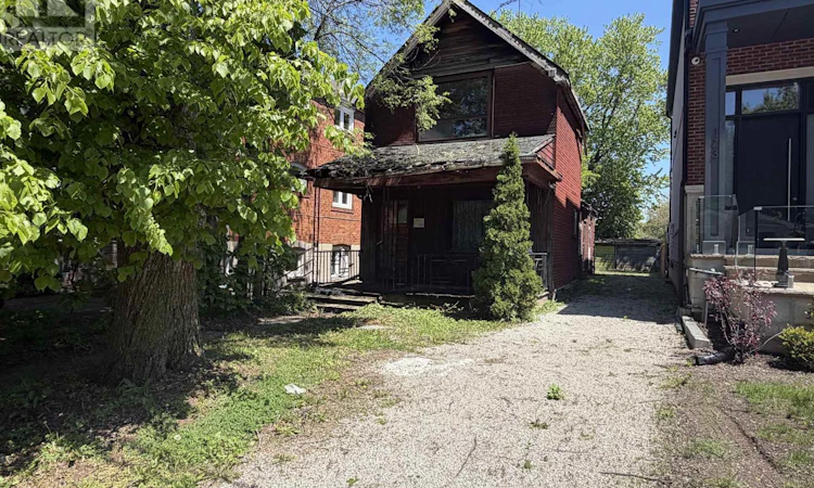 175 Ronan Avenue