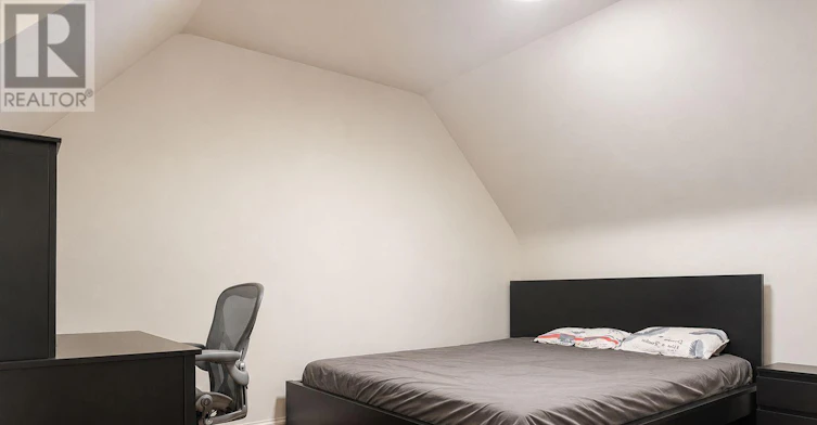 9 Glenborough Park Crescent, Toronto, ON, M2R 2G4 - 7