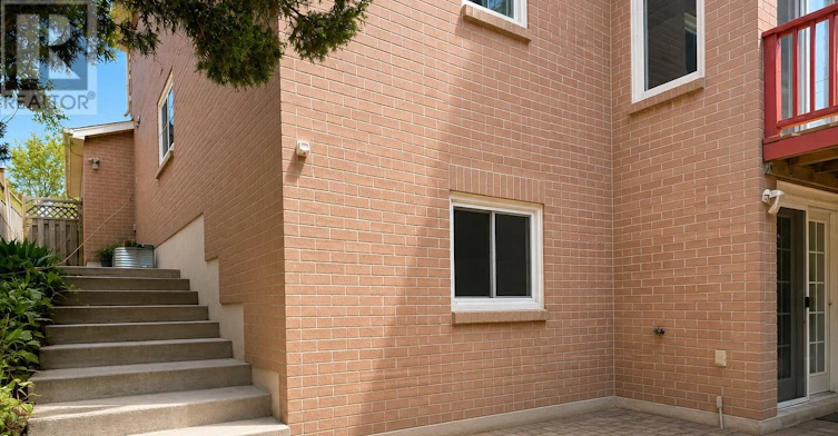 16 Dominy Drive, Ajax, ON, L1T 3H6 - 2
