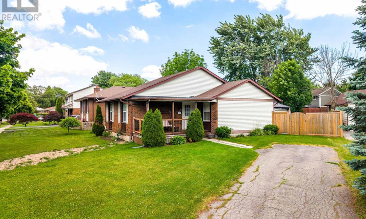 25 Newleaf Crescent