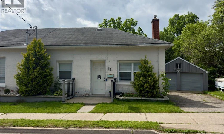 21 Cedar Street