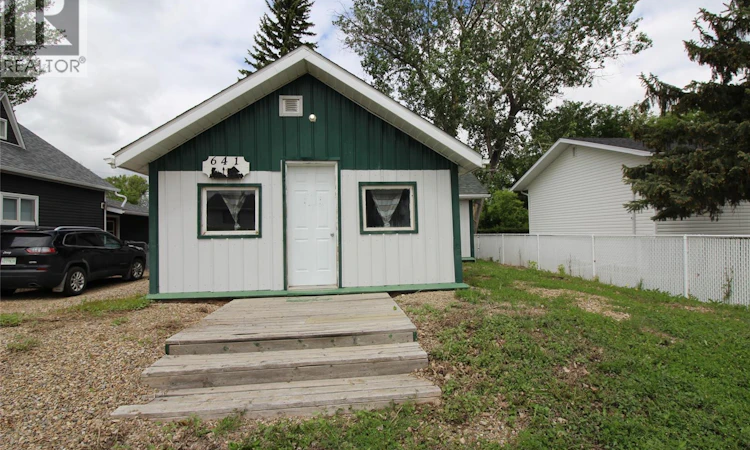 641 Railway Avenue