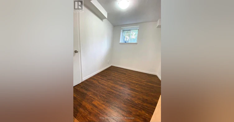 LOWER-184 Avenue Road, Newmarket, ON, L3Y 1N6 - 6