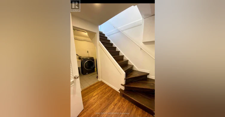 LOWER-184 Avenue Road, Newmarket, ON, L3Y 1N6 - 4