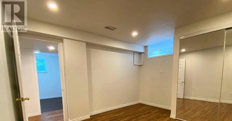 LOWER-184 Avenue Road, Newmarket, ON, L3Y 1N6 - 8