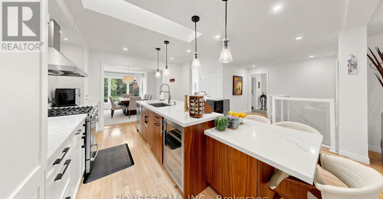 69 Holyrood Avenue, Oakville, ON, L6K 2V4 - 8
