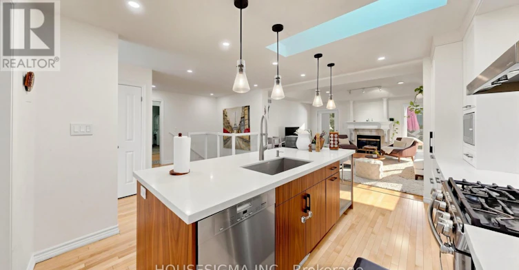 69 Holyrood Avenue, Oakville, ON, L6K 2V4 - 10