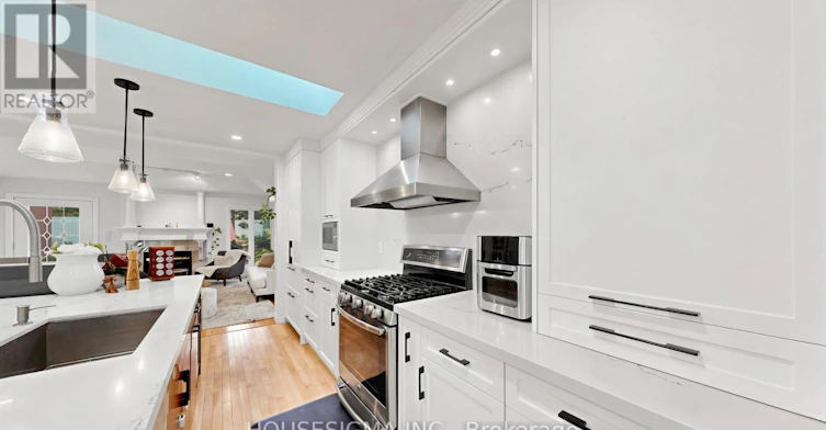 69 Holyrood Avenue, Oakville, ON, L6K 2V4 - 11