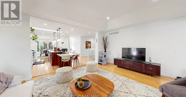 69 Holyrood Avenue, Oakville, ON, L6K 2V4 - 5