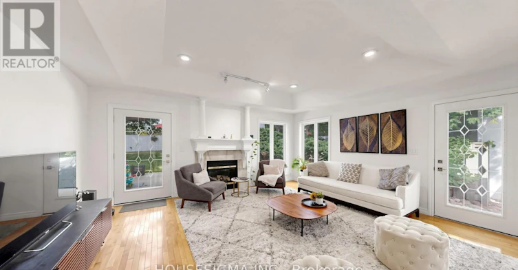 69 Holyrood Avenue, Oakville, ON, L6K 2V4 - 2