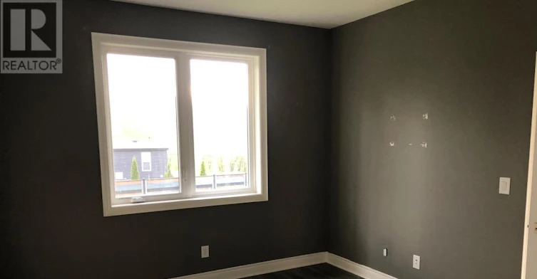 8439 Willoughby Drive W, Niagara Falls, ON, L2G 6X4 - 4