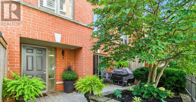 7-442 Maple Avenue, Burlington, ON, L7S 2L7 - 2