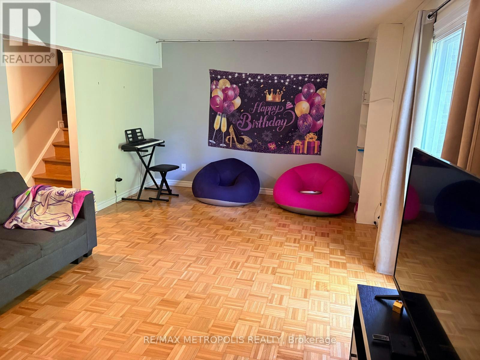21-30 Clarendon Crescent, London, ON, N6C 5Y1