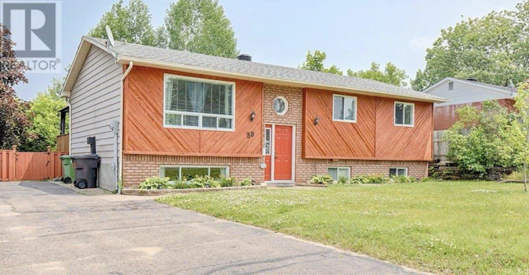 58 Selkirk Street, Petawawa, ON, K8H 1P4