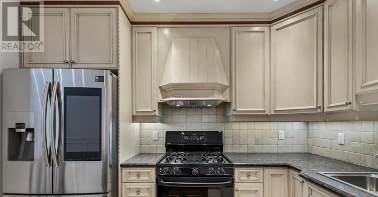 8 Huntley Street, Toronto, ON, M4Y 2K6 - 9