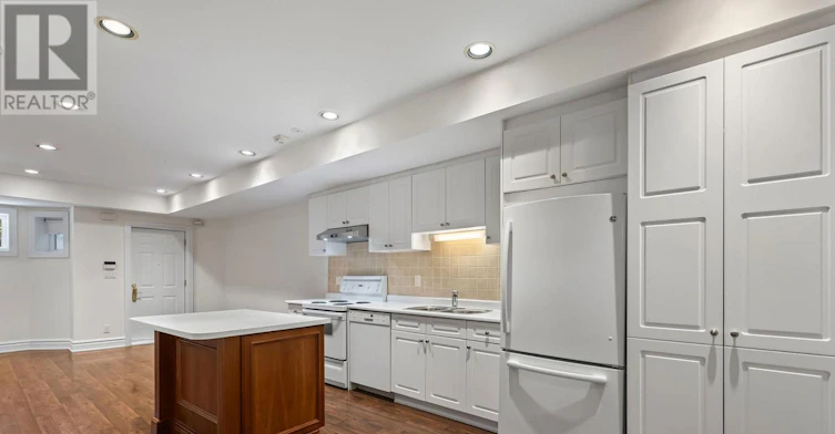 8 Huntley Street, Toronto, ON, M4Y 2K6 - 39
