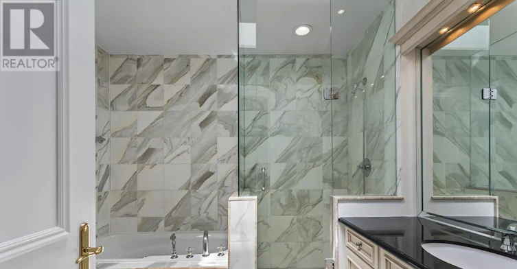 8 Huntley Street, Toronto, ON, M4Y 2K6 - 35