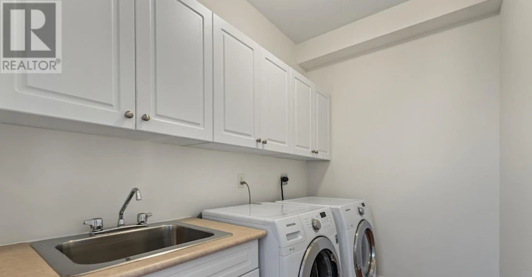 8 Huntley Street, Toronto, ON, M4Y 2K6 - 23