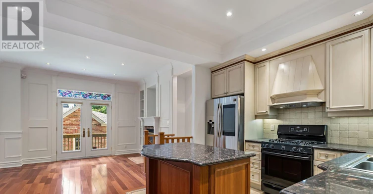 8 Huntley Street, Toronto, ON, M4Y 2K6 - 7