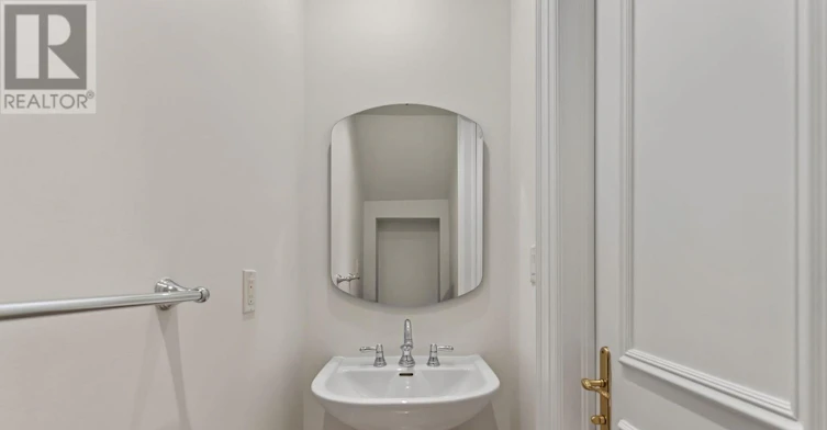 8 Huntley Street, Toronto, ON, M4Y 2K6 - 11